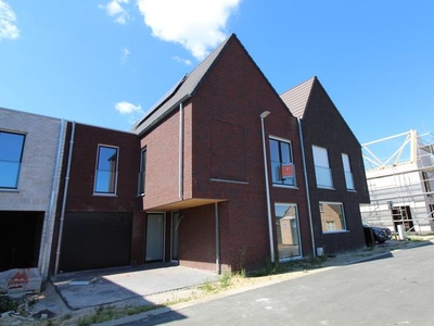 Nieuwbouwwoning met garage nabij d'Aertrycke BOS!