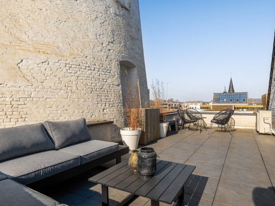 Uniek penthouse op centrale locatie met staanplaats te Ni...