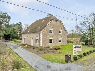 Energetische woning op perceel van 27are met studio