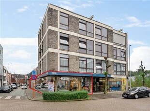 handelspand met kantoren en magazijn op TOPlocatie