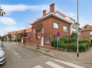 Hoekwoning met 3 slaapkamers (mogelijkheid tot 5), tuin en g