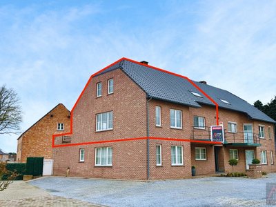 Uitzonderlijk ruim appartement (150m2 NB0) met 3 slaapkamers met een extra groot terras (40m2) + klein terras aan voorzijde.