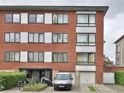 Hoekappartement met veel lichtinval en 2 slpks