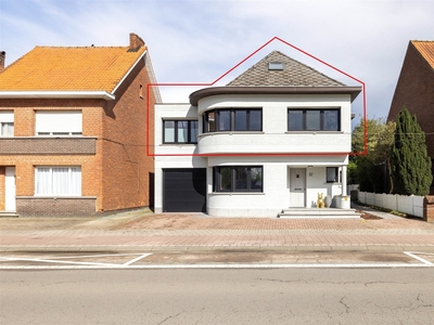 Instapklaar duplex appartement met 2 slpks.