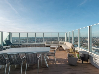 @UPSITE : Penthouse 40e verdieping + 64m² XXL terras