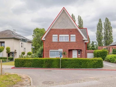 CHARMANTE WONING MET GARAGE