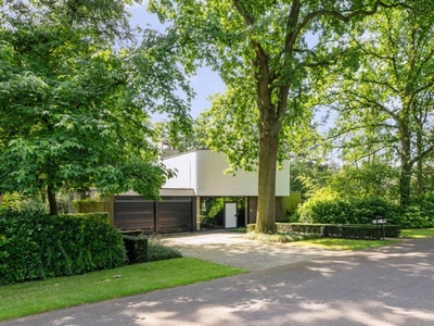 Prachtig zuidgeoriënteerde jaren 70 villa in Kasterlee