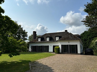 Prachtige villa in groene omgeving