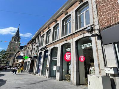 Handelspand in de hoofdwinkelstraat van Sint-Truiden