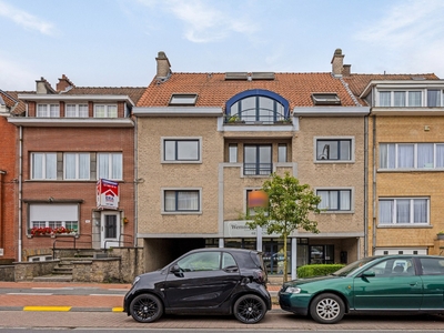 RUIM APPARTEMENT TE KOOP IN HET HART VAN WEMMEL + GARAGEBOX