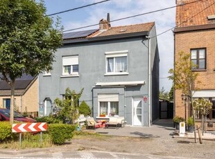 Te renoveren woning met 3 slaapkamers en tuin