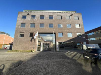 Kantoren te huur van 316 m²!