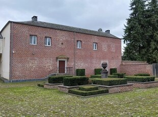 Appartement à louer à côté du Château