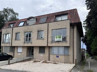 Appartement met 2 slaapkamers, dubbele garagebox en kelde