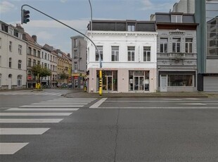 Handelspand/horecazaak te huur op zichtlocatie in Oud-Berche