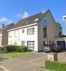 Ruime halfopen woning vlakbij Wijnegem Shopping Center