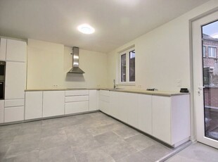 Nieuw duplex 3 slaapkamers en 1 kantoor met terras