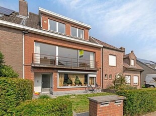 Opbrengsteigendom of grote woning van 280m² bew. opp. met 2