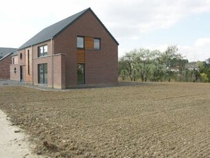 Vaste maison 4 chambres dans écrin calme et verdoyant prisé.