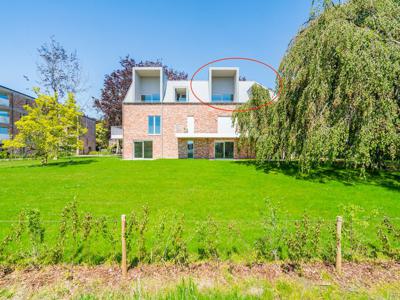 Assistentiewoning met 1 slpk, terras, berging en autostan...