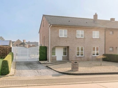 Goed onderhouden gezinswoning met 3 slaapkamers