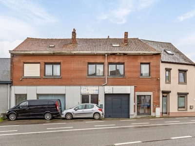 Ruim handelspand met appartement